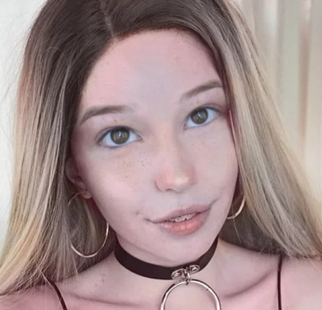 belle delphine without makeup