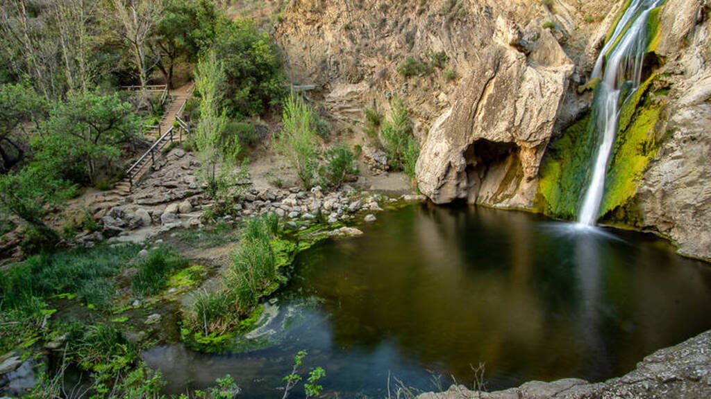 Explore Escondido Falls