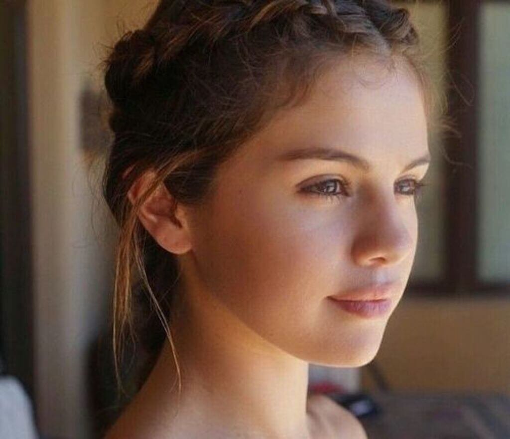 selena gomez with no makeup