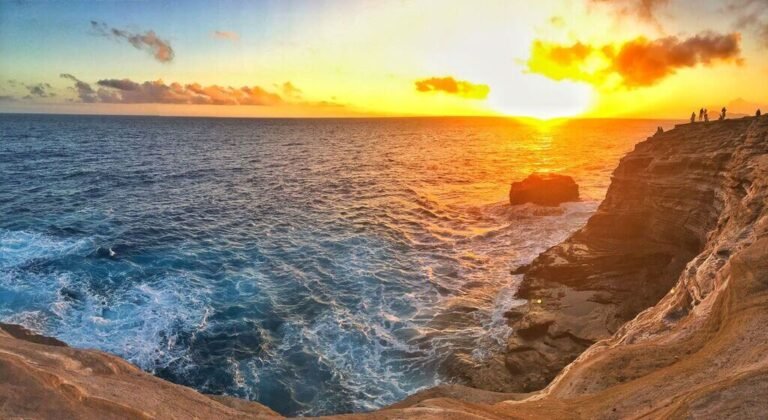 Spitting Caves In Oahu: A Geological Wonder in Hawaii