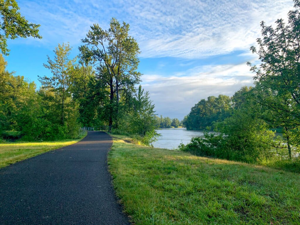 Willamette River Bike Trail